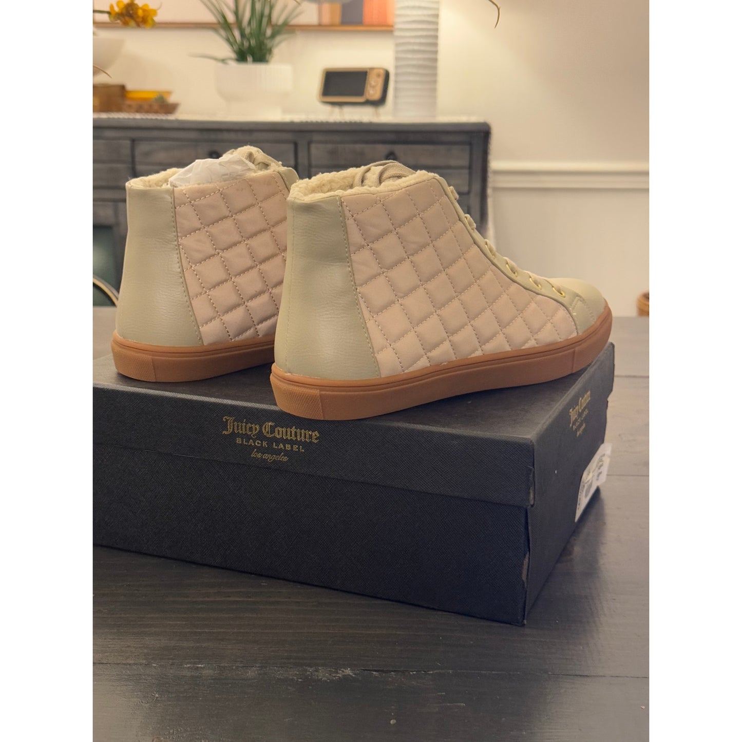 JUICY COUTURE LILLIIAN  'BLACK LABEL' PEARL/STONE WOMEN'S SNEAKERS SIZE 9