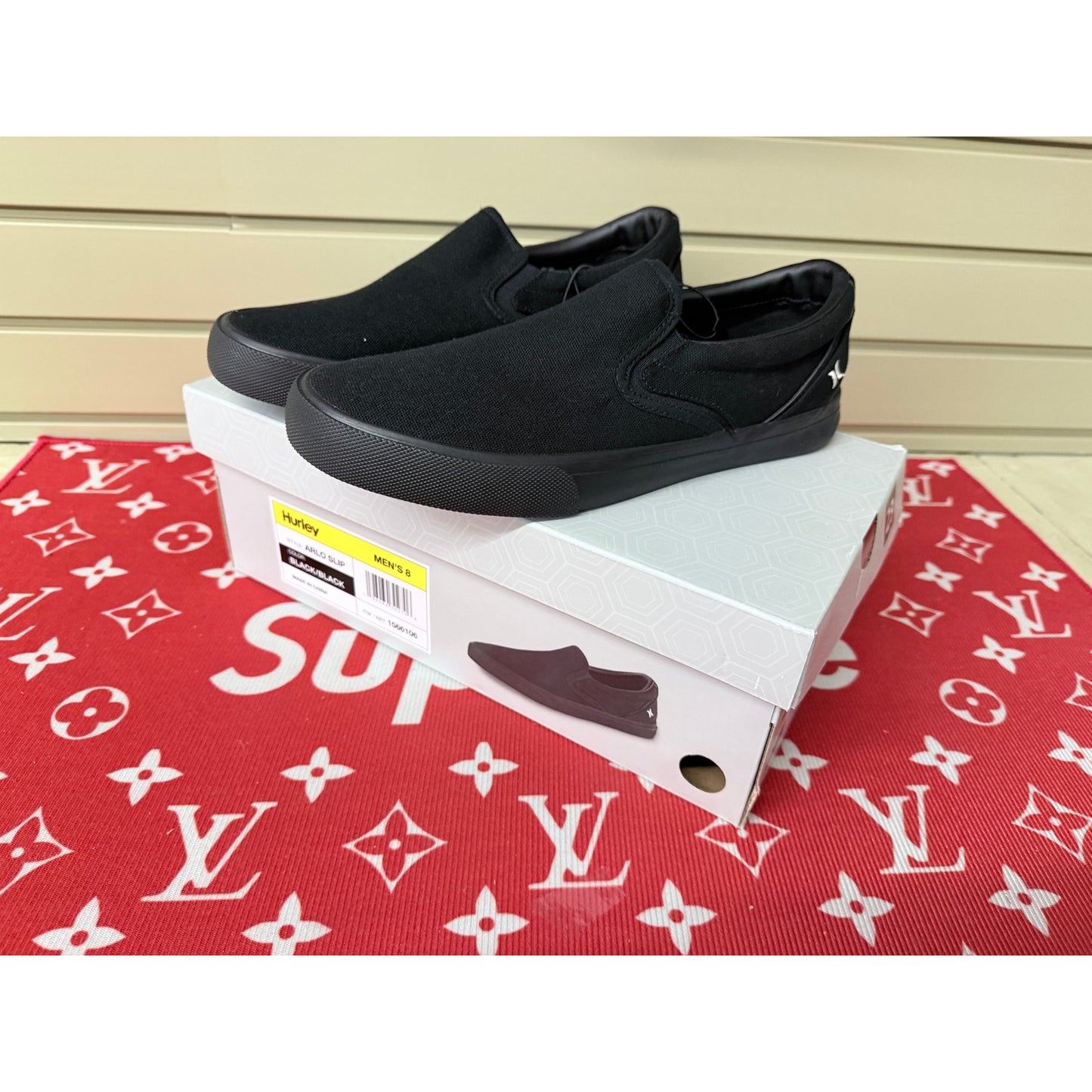Hurly Arlo Men’s Black Slip On Sneakers Size 8 New!