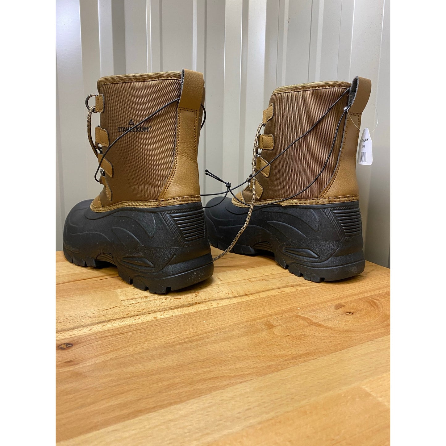 Staheekum Men's Snow Boot Size 9 Waterproof Shell Memory Foam New!