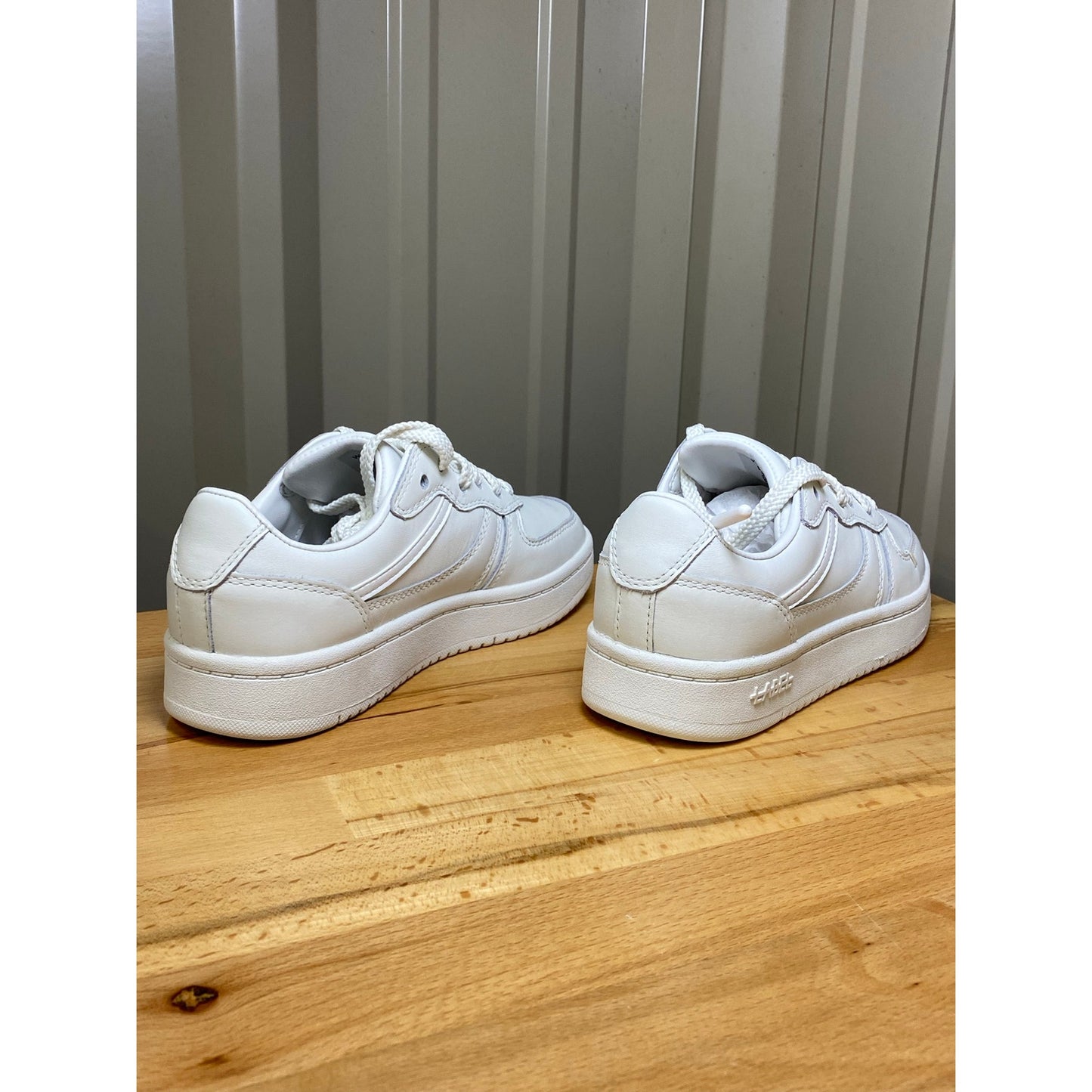 Label Go-To Low All White Women's Size 5 New!