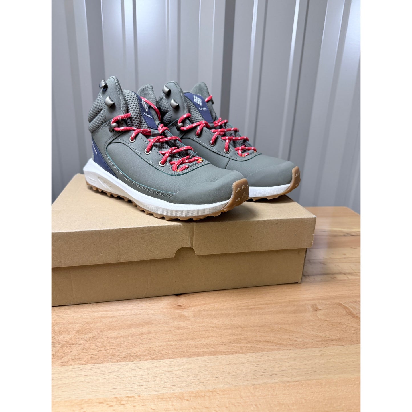 Columbia Trailstorm Peak Mid Women’s Hiking Boots Stone Green Size 6.5 New!