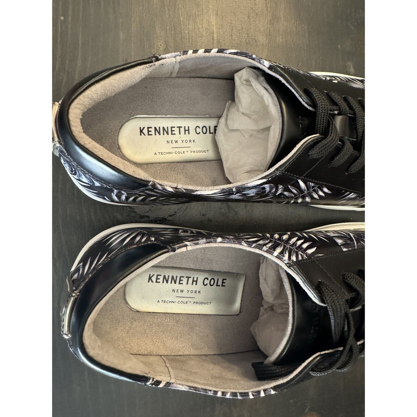 Kenneth Cole New York Black Leaf Kam Leather Sneaker size 9.5M $125 Retail New!