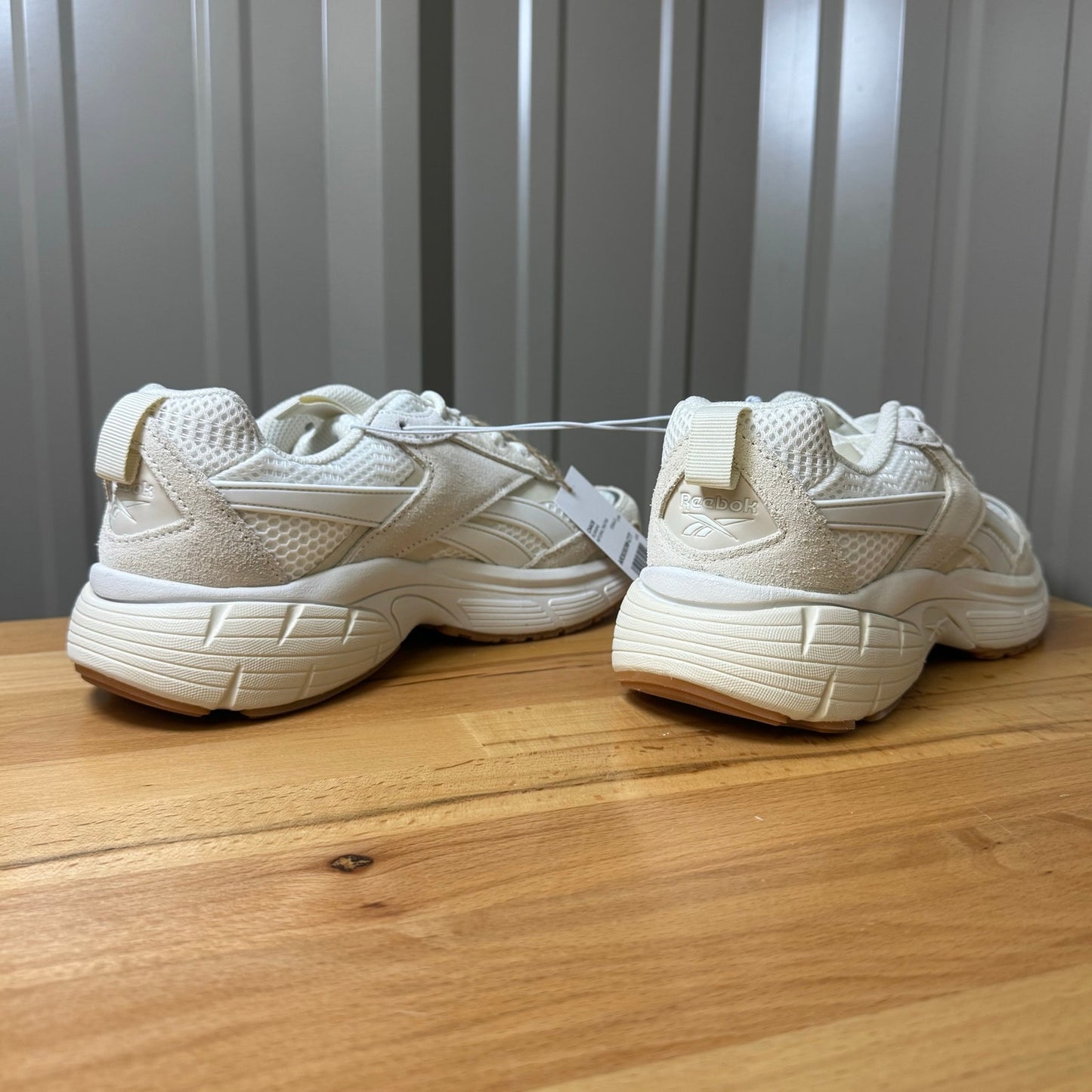 Reebok Chaos Chunky Low Top Cream Tan Gum Sneakers Women's 9 NIB