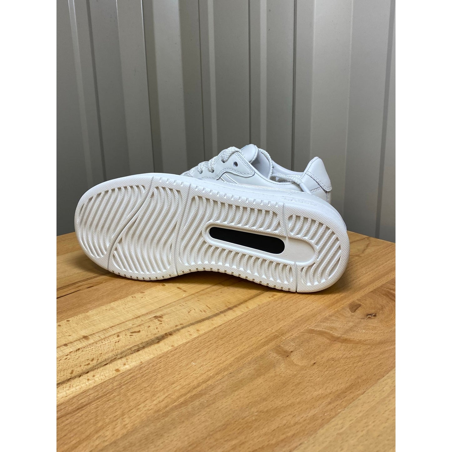 Label Go-To Low All White Women's Size 5 New!