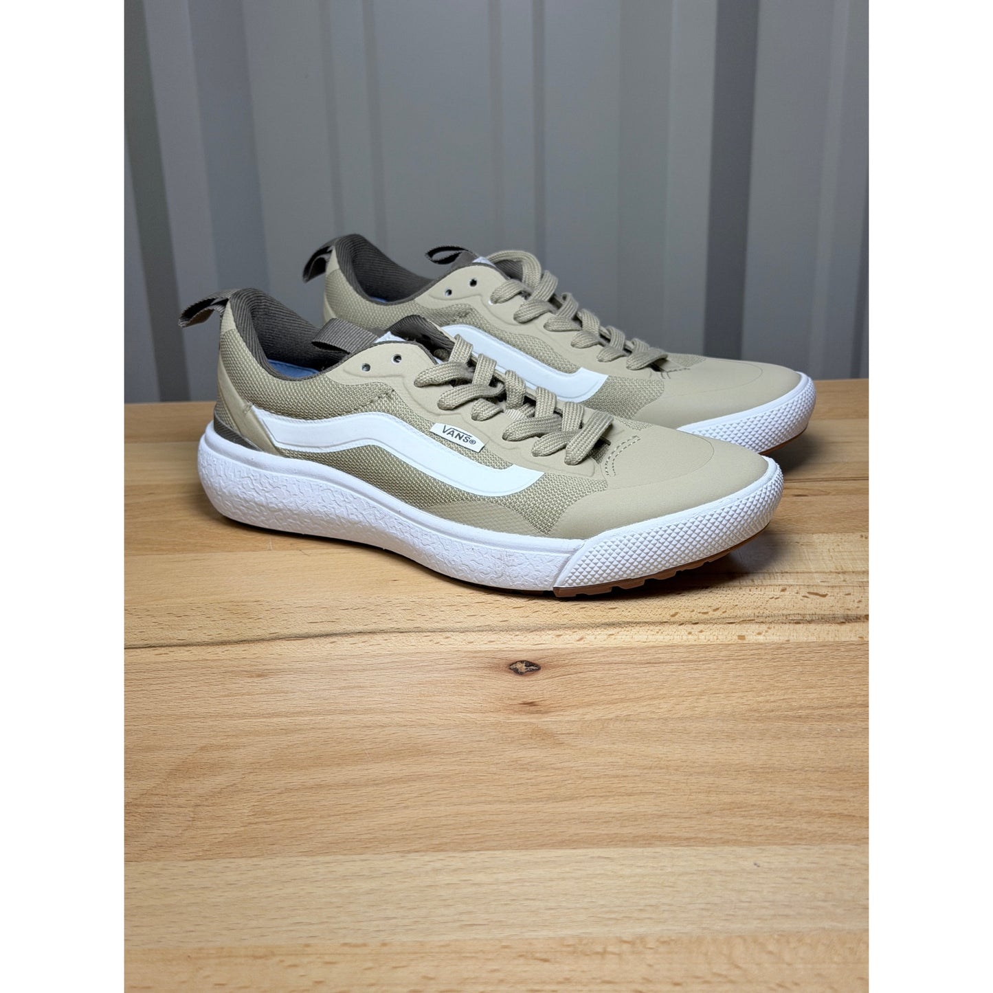 Vans Ultrarange EXO Women’s Cornstalk Size 5 New