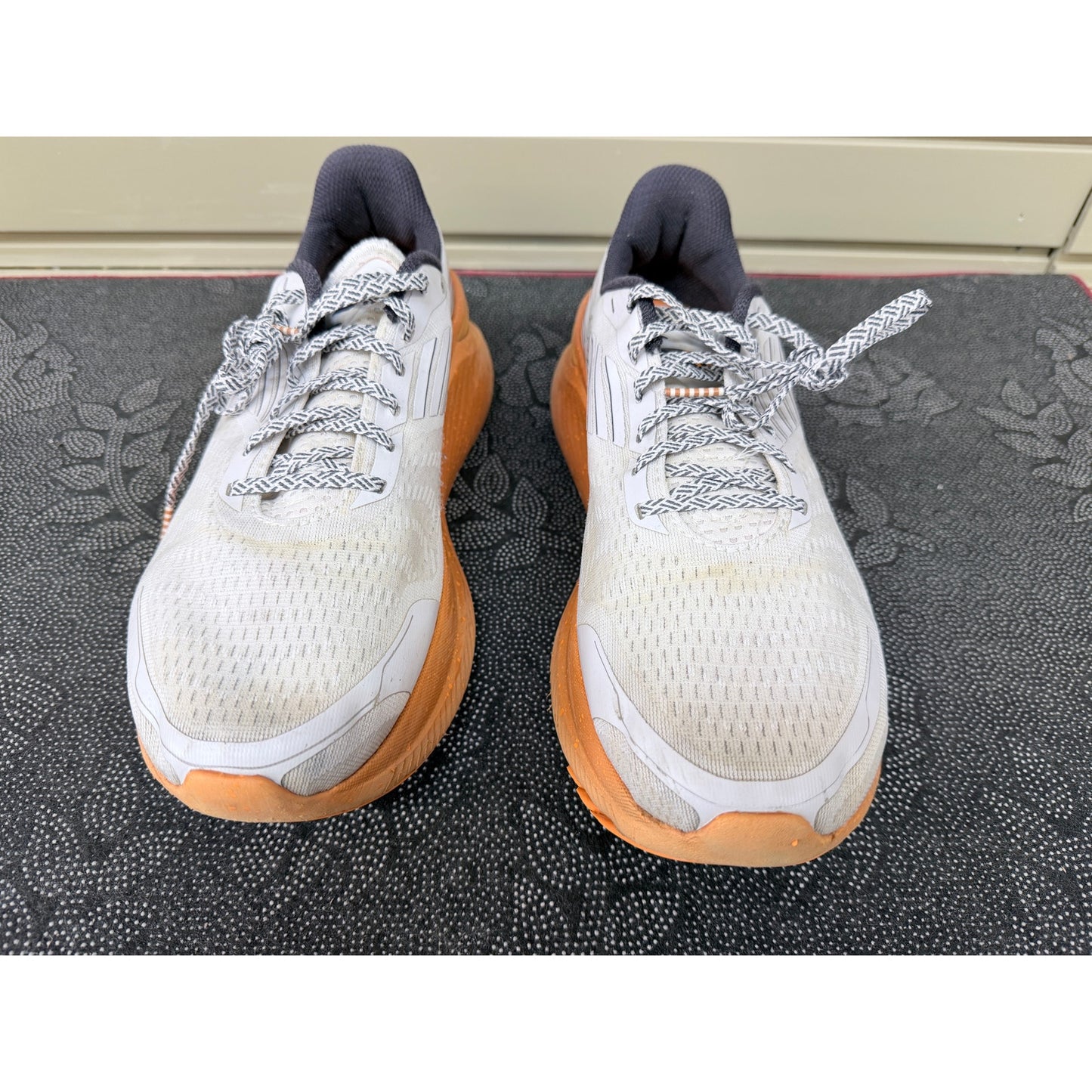 Saucony Endorphin Shift 3 Men’s Gray / Orange Size 11.5