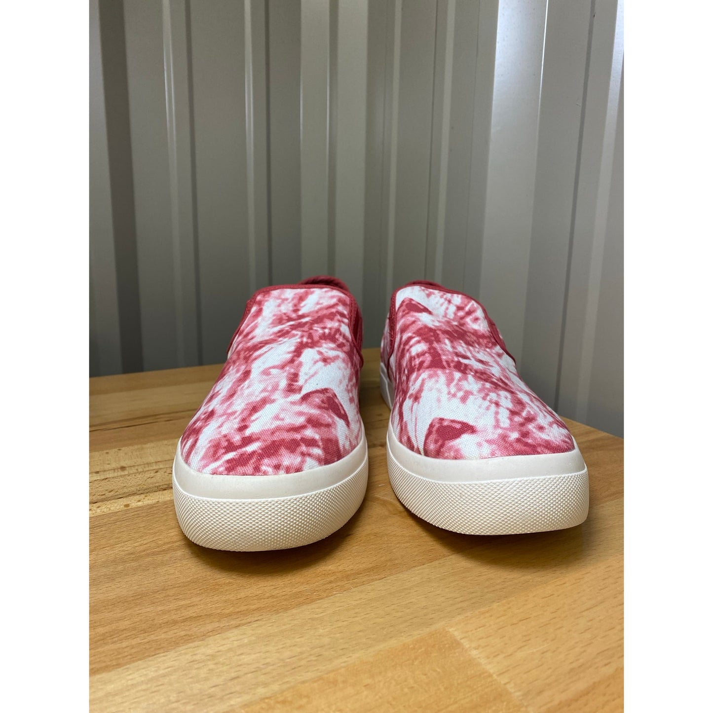 Sun Stone Reins Red Tie Dye Men's Size 11 New!