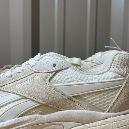 Reebok Chaos Chunky Low Top Cream Tan Gum Sneakers Women's 9 NIB